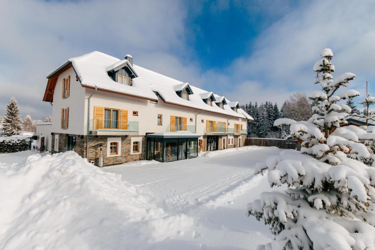 Hotel Tannenhaus Schöneck Exterior foto