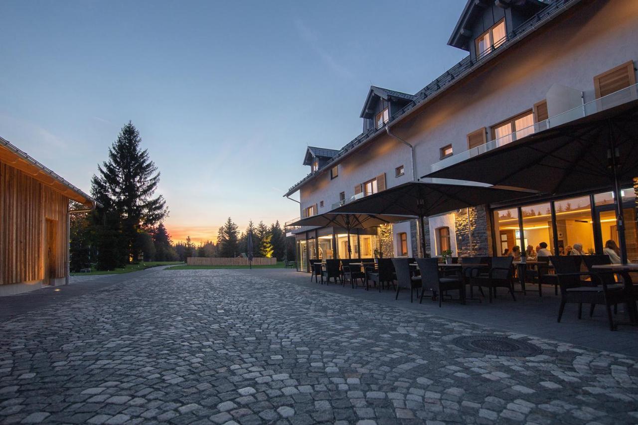 Hotel Tannenhaus Schöneck Exterior foto
